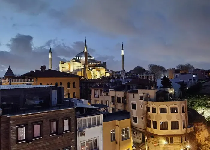 Ξενοδοχείο Henna 4*